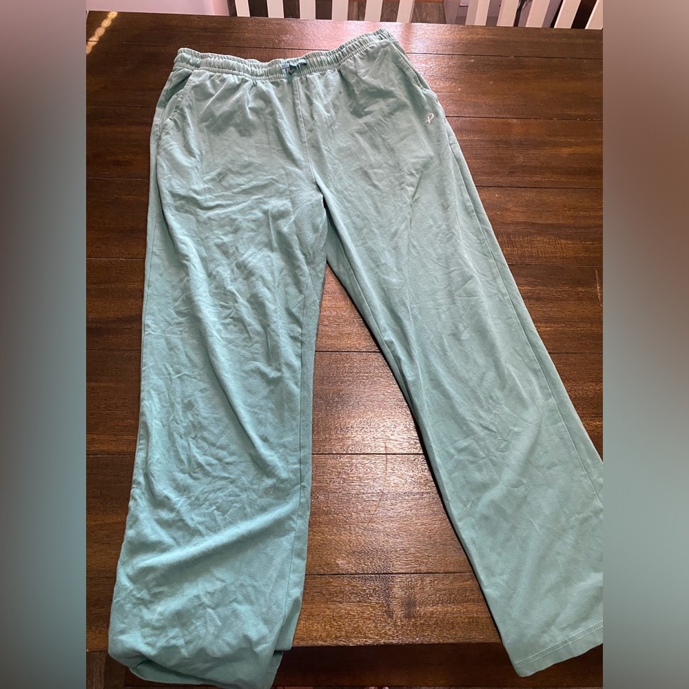 Green men’s sweatpants